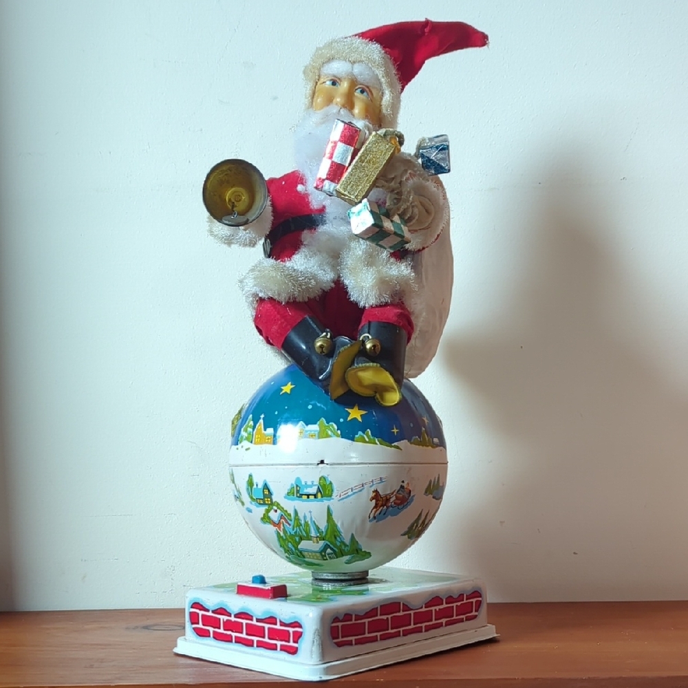 HTC Vintage Trim A Tree Animated Santa Rotating On Globe With Blinking Stars Toy
